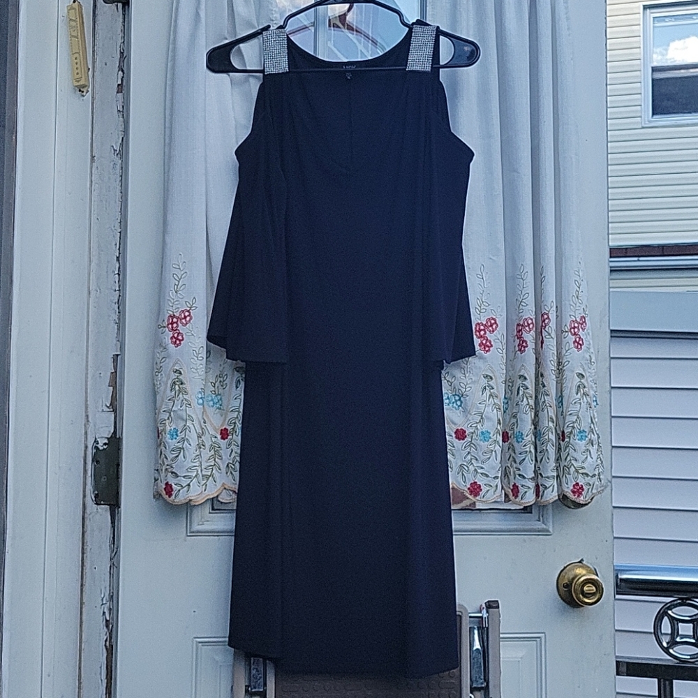 Dress - Picture 2 of 3